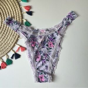 Victoria's Secret The Lacie Lace Brazilian Panty Lilac Lilies Large NEW